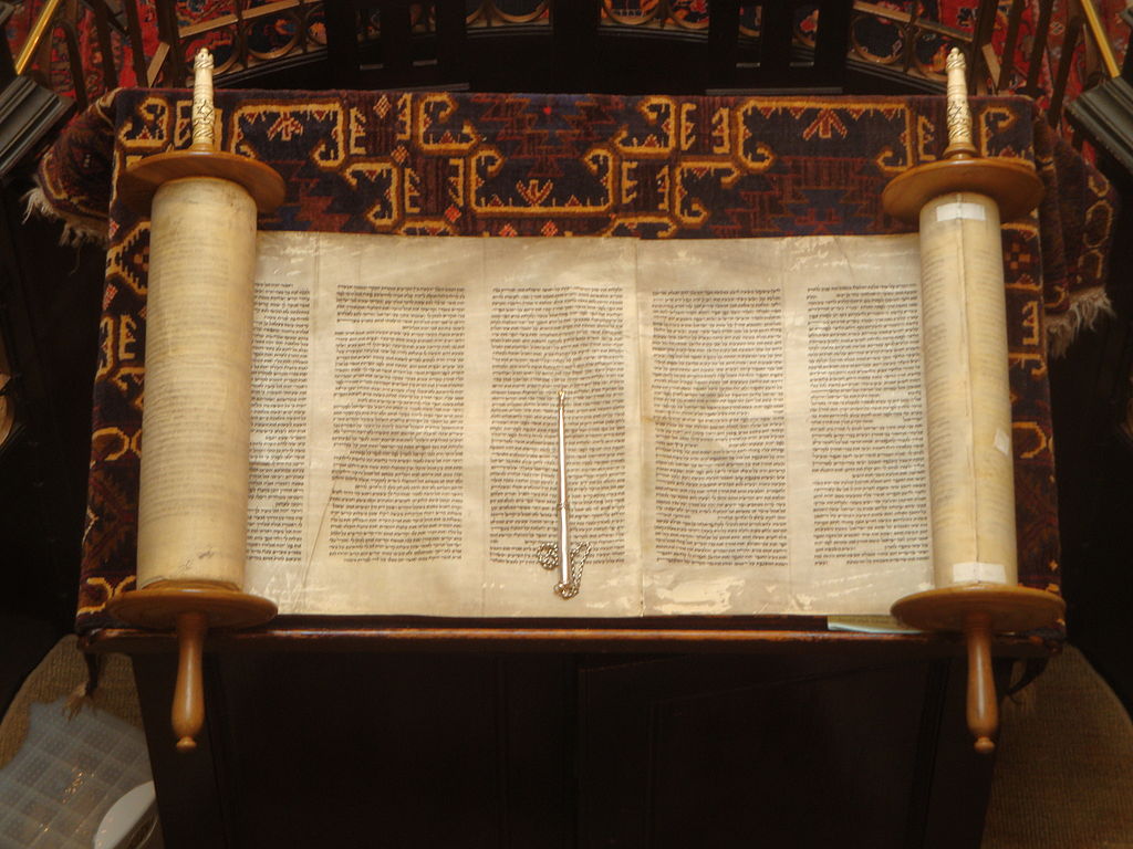 open_torah_scroll