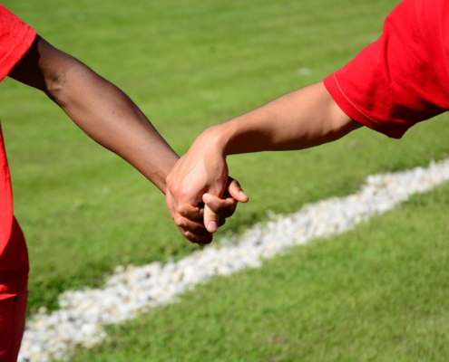 conout-handshake-1823741_1920