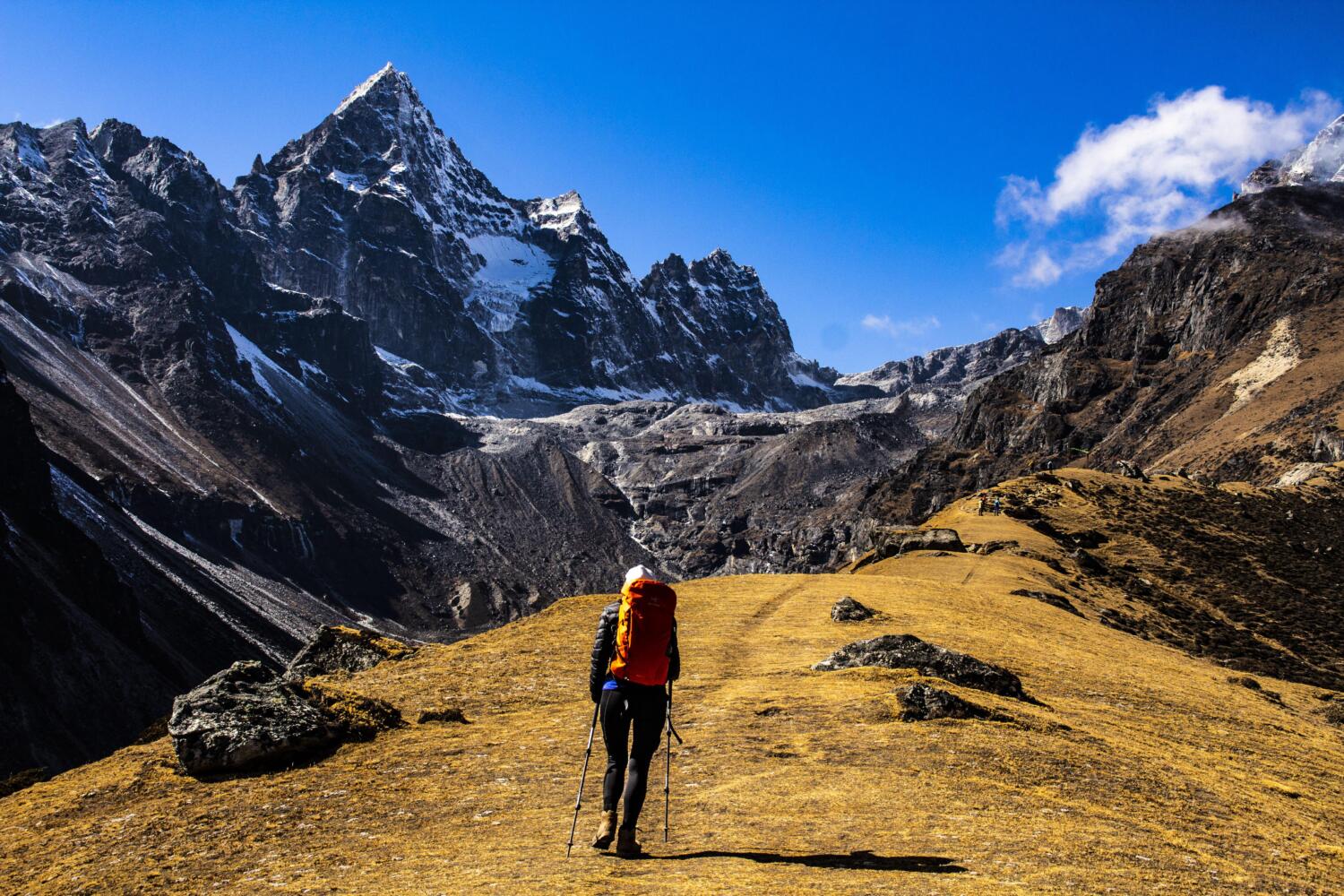 nepalidevu-mount-everest-6395759